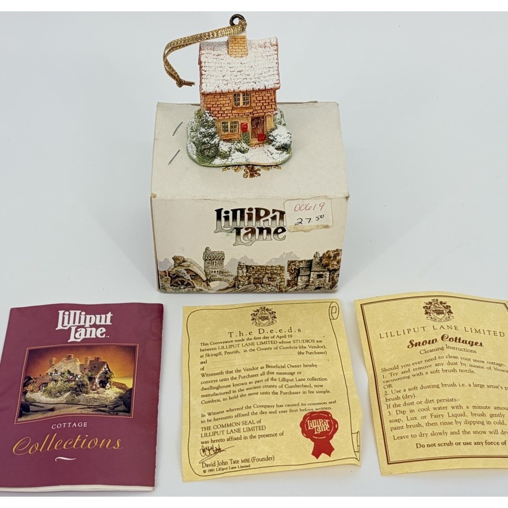 Lilliput Lane Mistletoe Cottage Ornament Christmas 1992 Original Box and Deeds